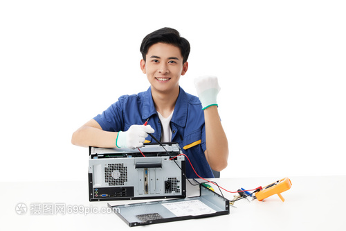 指尖间的守护者——记一位年轻的计算机维修工